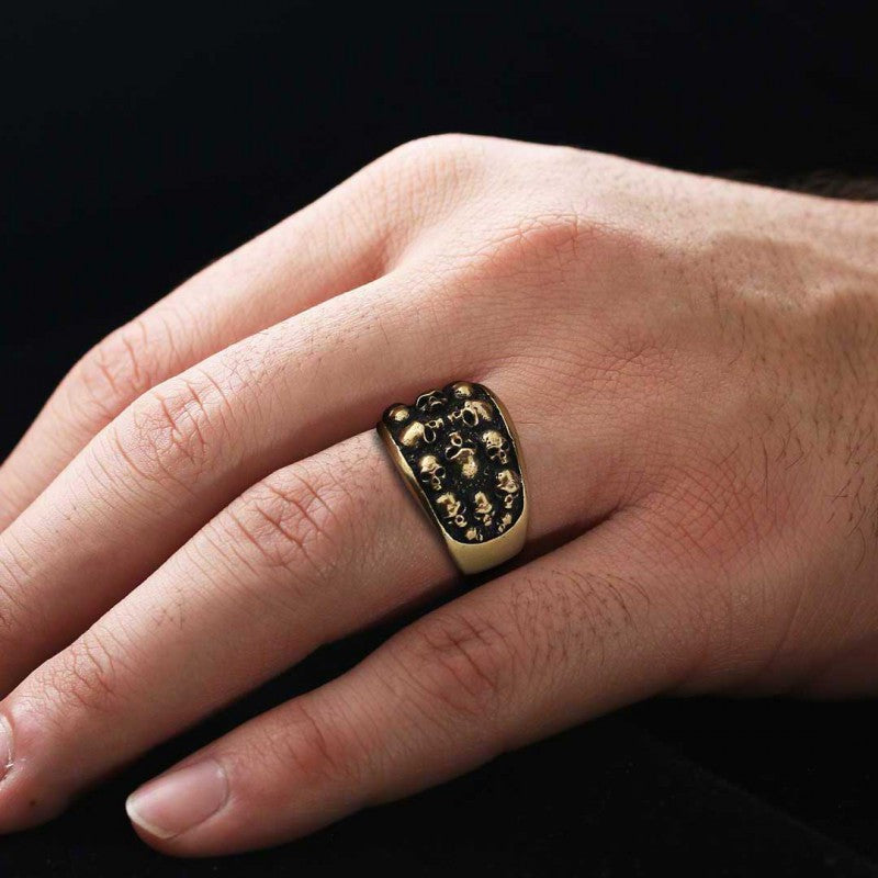 Skulle Band Ring